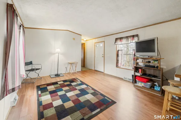 $149,900 | 55 Mountainview Road, East Hampton, CT 06424