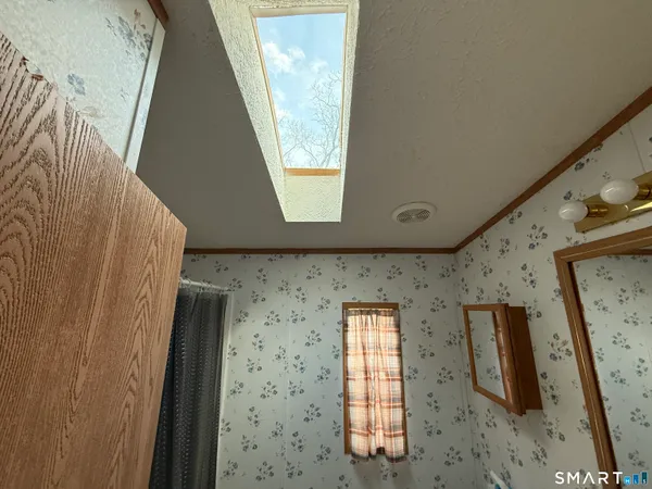 $149,900 | 55 Mountainview Road, East Hampton, CT 06424