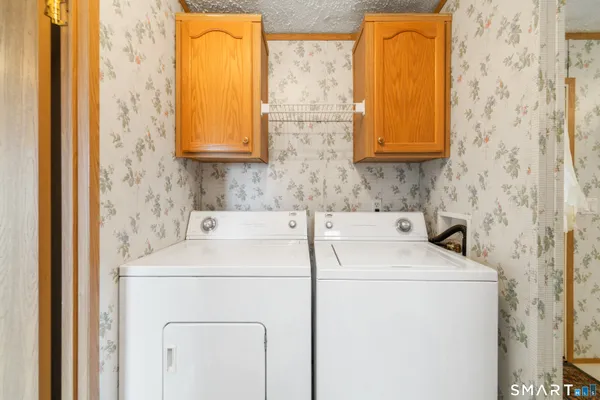 $149,900 | 55 Mountainview Road, East Hampton, CT 06424