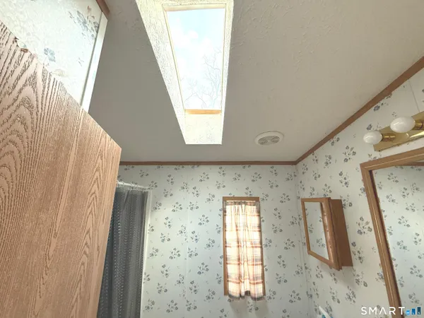 $149,900 | 55 Mountainview Road, East Hampton, CT 06424