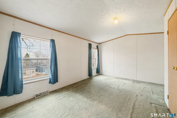 $149,900 | 55 Mountainview Road, East Hampton, CT 06424