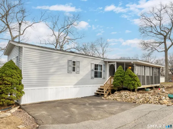 $149,900 | 55 Mountainview Road, East Hampton, CT 06424