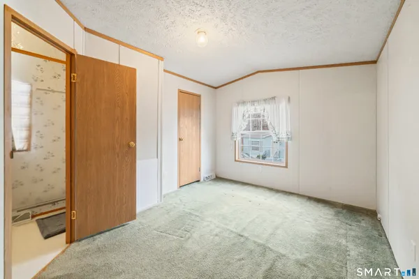 $149,900 | 55 Mountainview Road, East Hampton, CT 06424