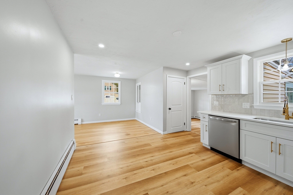 239 Dana Avenue Worcester, MA 01604 - Photo 11 of 31