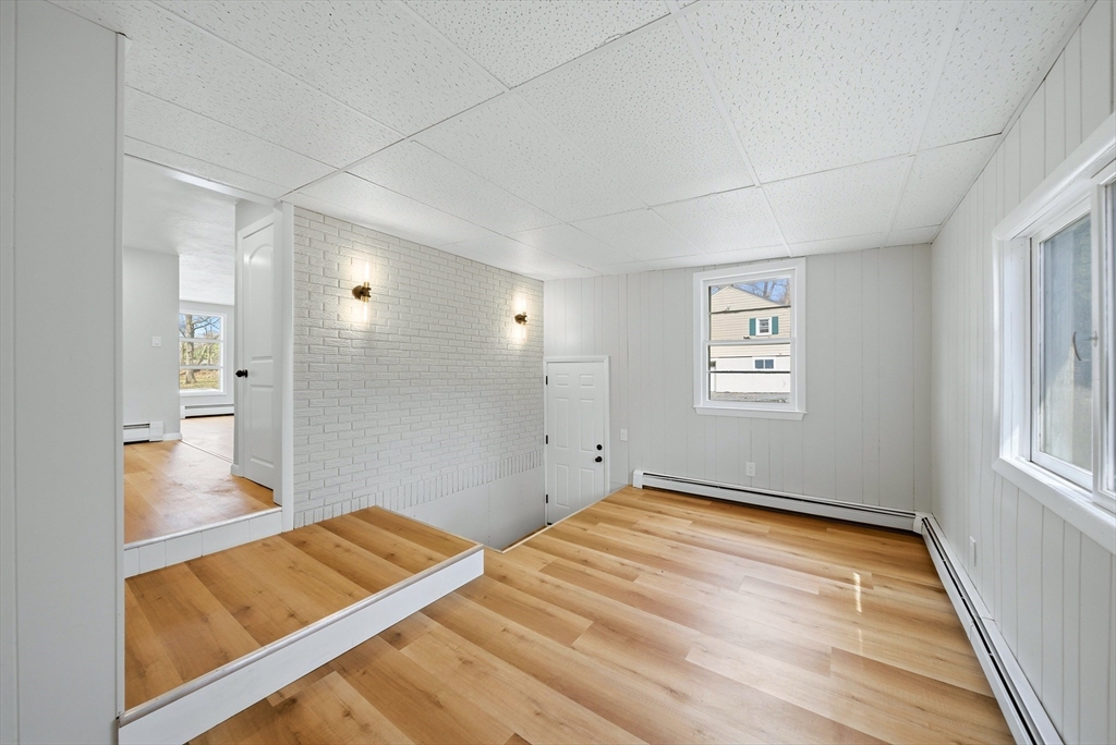 239 Dana Avenue Worcester, MA 01604 - Photo 22 of 31