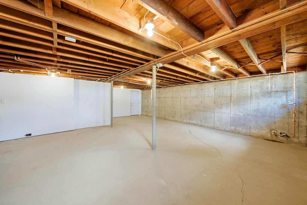 239 Dana Avenue Worcester, MA 01604 - Photo 23 of 31