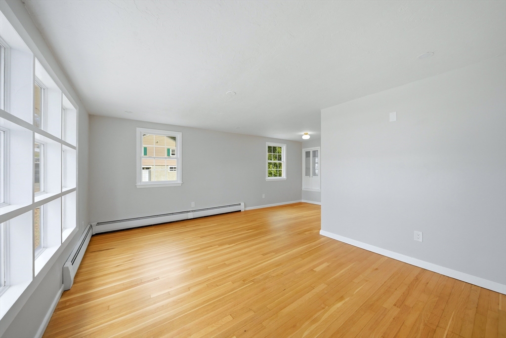 239 Dana Avenue Worcester, MA 01604 - Photo 4 of 31