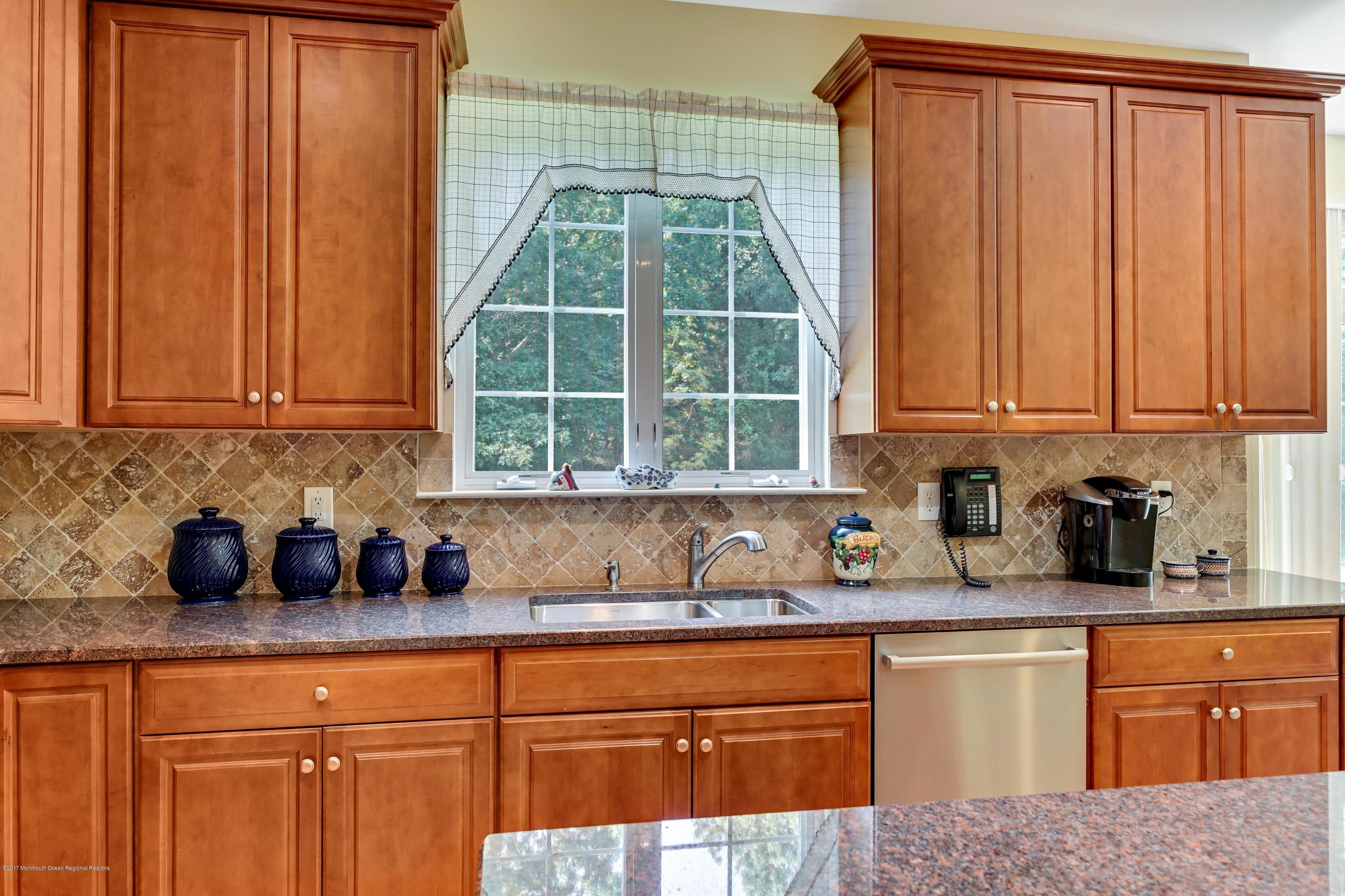 107 Larrabee Boulevard Howell, NJ 07731 - Photo 28 of 67 28
