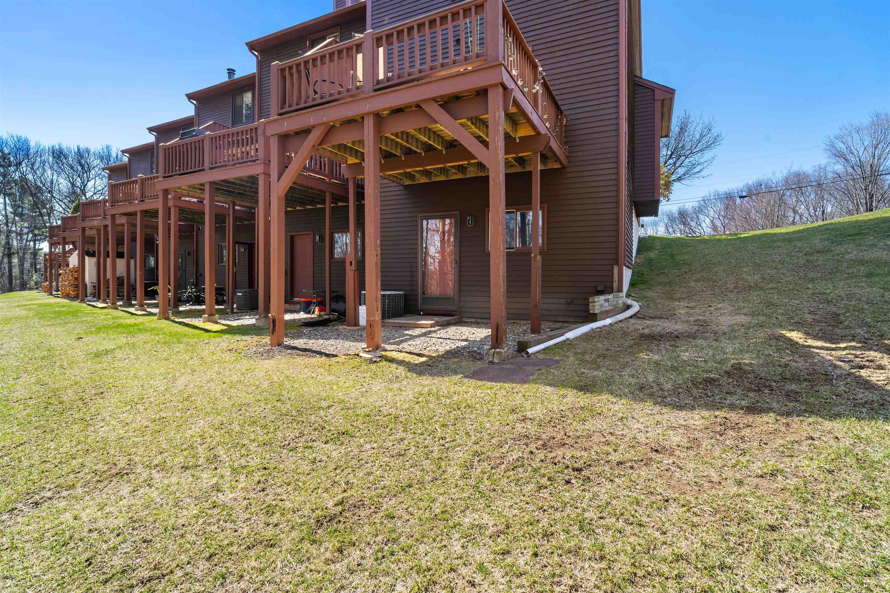 12 Thornhill Road Stratham, NH 03885 - Photo 34 of 38