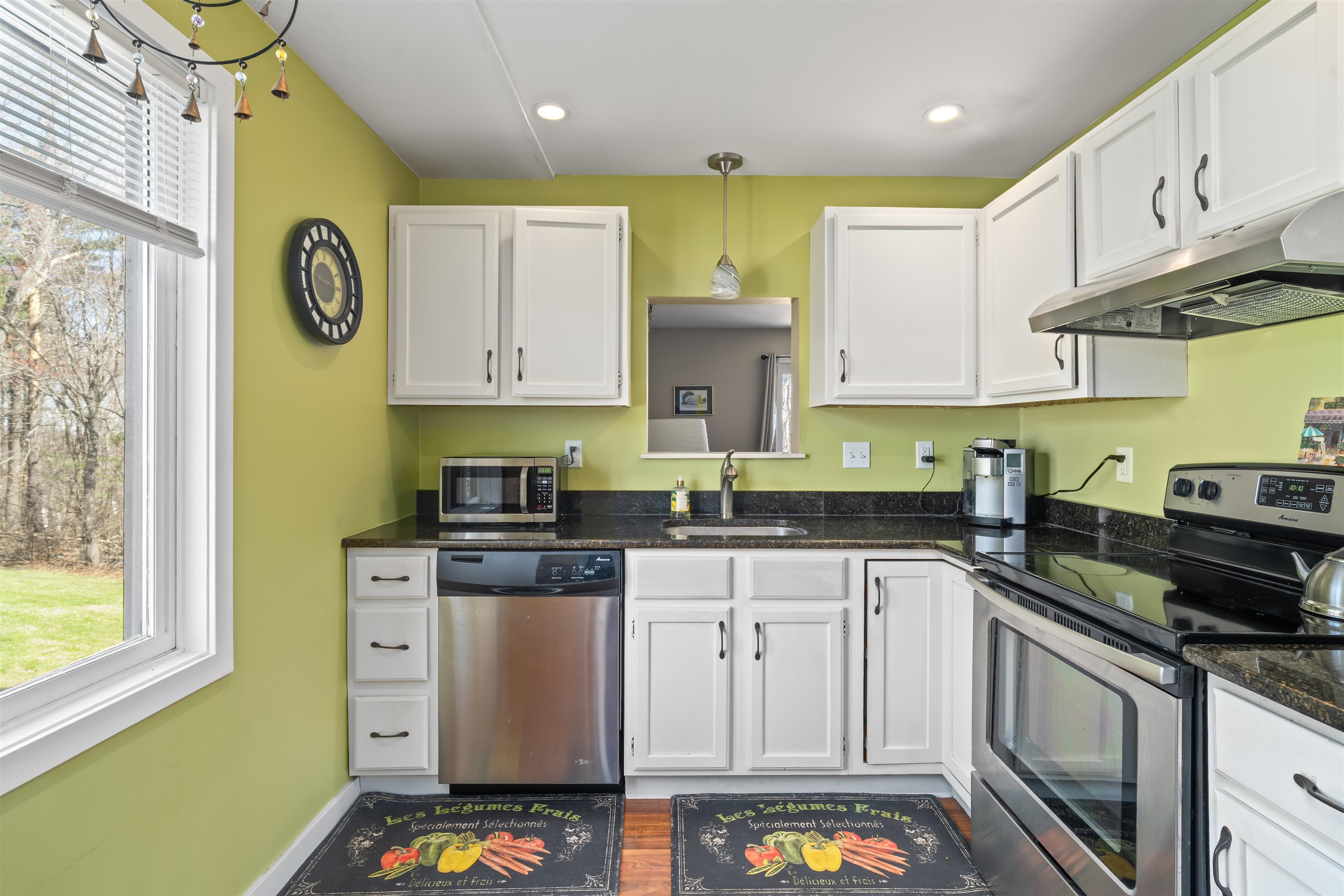 12 Thornhill Road Stratham, NH 03885 - Photo 6 of 38