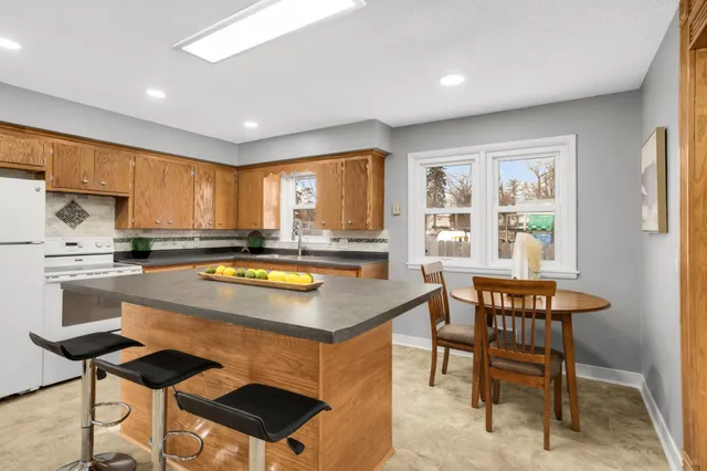 $299,900 | 7023 Concord Boulevard, Inver Grove Heights, MN 55076