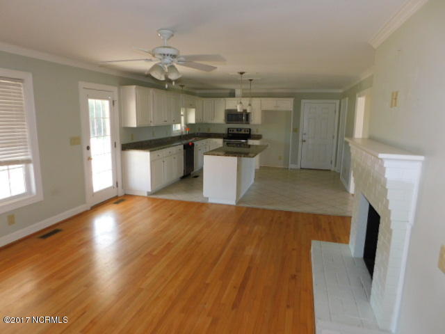 239 Wildlife Road New Bern, NC 28560 - Photo 5 of 16 DSCN1719