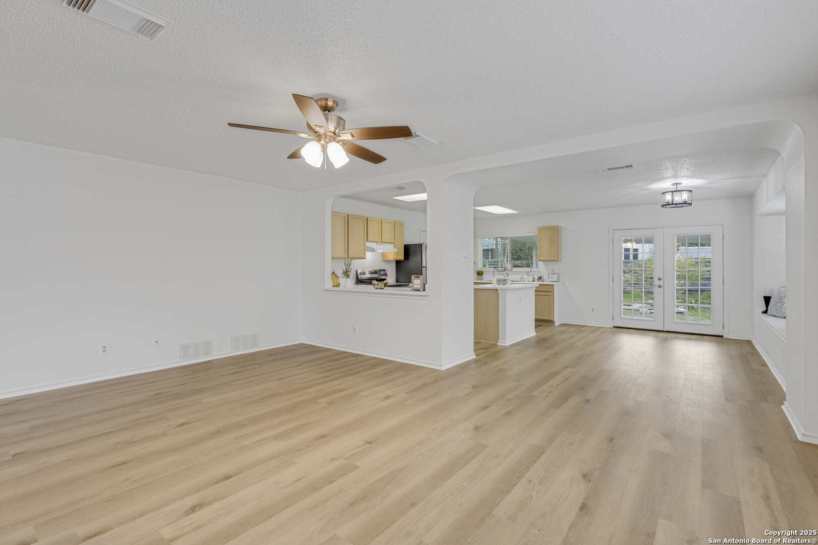 7906 Swindow Circle Converse, TX 78109 - Photo 6 of 24
