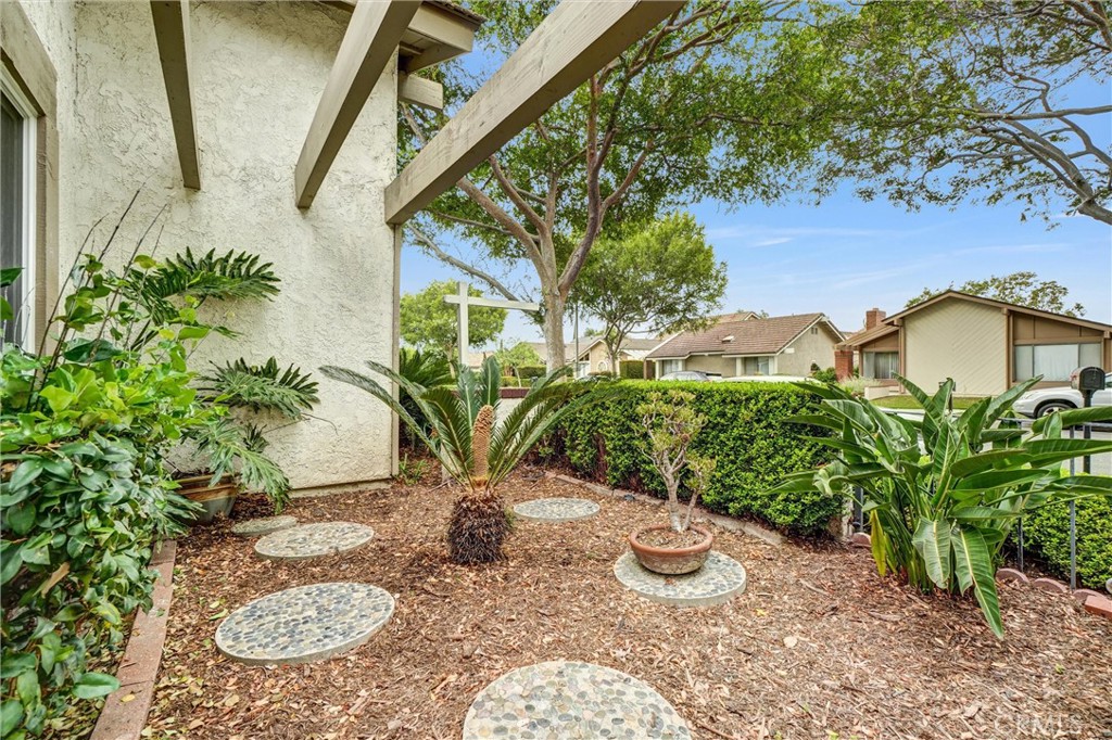 14332 Pinewood Road Tustin, CA 92780 - Photo 5 of 56
