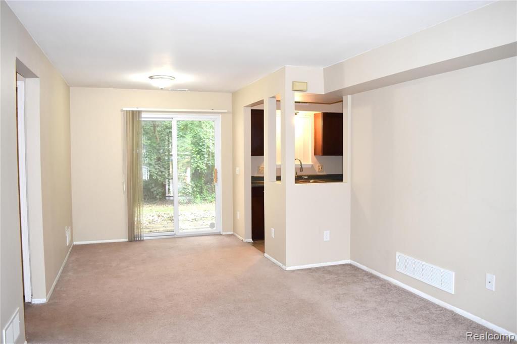 1514 Porter Circle Rochester, MI 48307 - Photo 6 of 18
