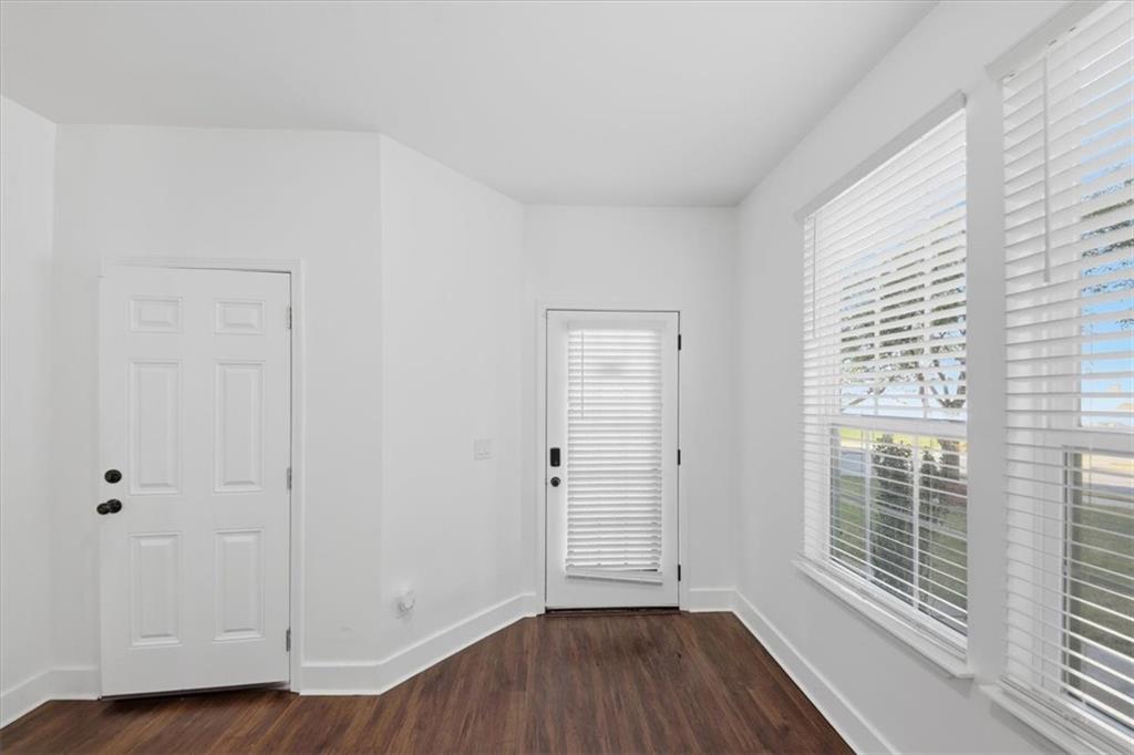 4313 Ben Hill Road Atlanta, GA 30349 - Photo 5 of 42