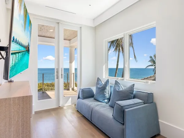 $8,600,000 | 111 Mariner Beach Lane, Vero Beach, FL 32963
