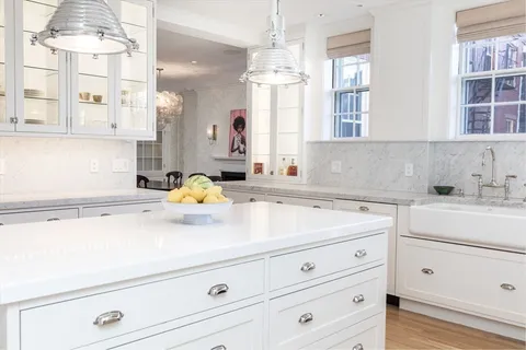 $6,900,000 | 62 Beacon Street, Unit 3, Boston, MA 02108