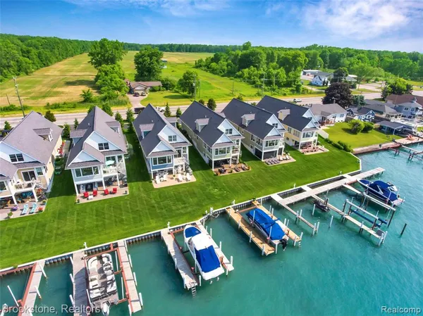 $998,000 | 10049 Dixie Highway, Fair Haven, MI 48023