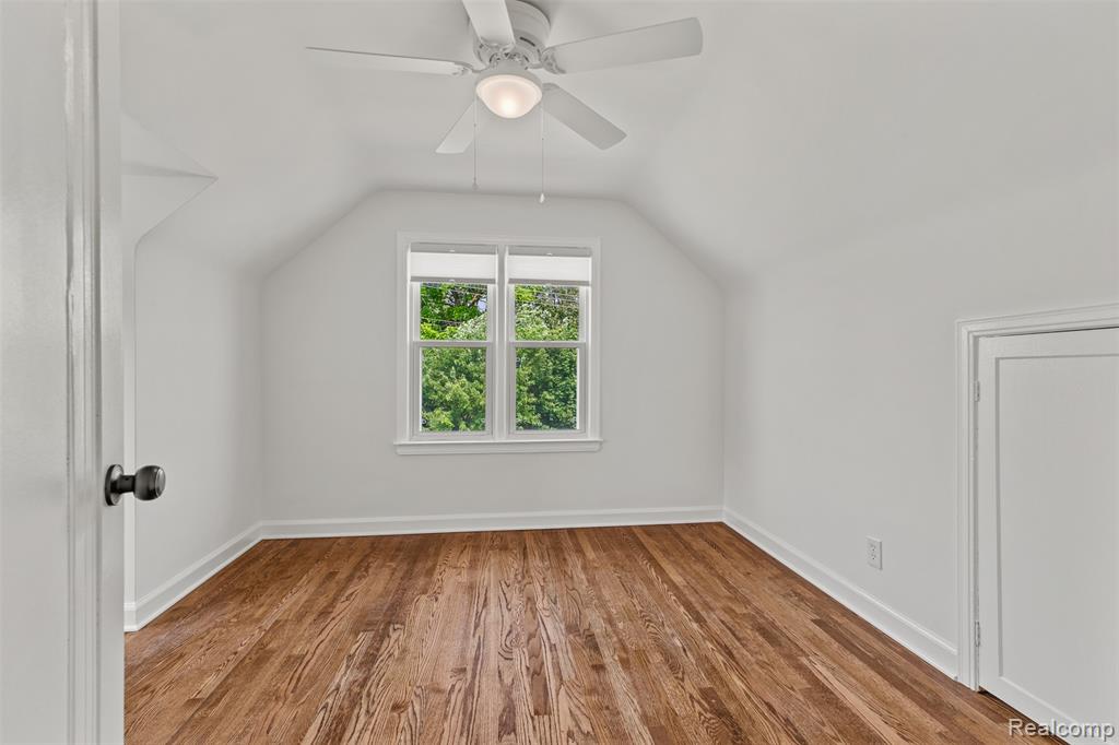 514 East Avon Road Rochester Hills, MI 48307 - Photo 19 of 42