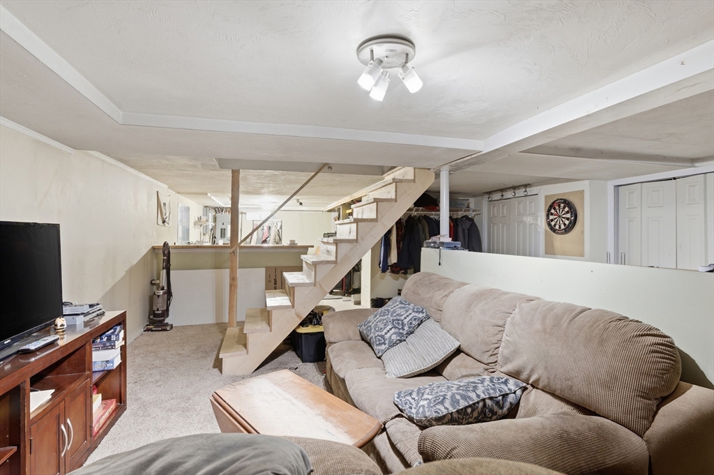 63 Klondike Road Dudley, MA 01571 - Photo 34 of 38