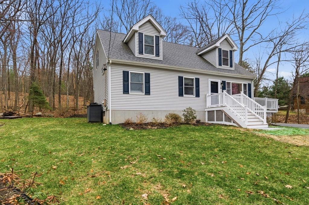 63 Klondike Road Dudley, MA 01571 - Photo 4 of 38