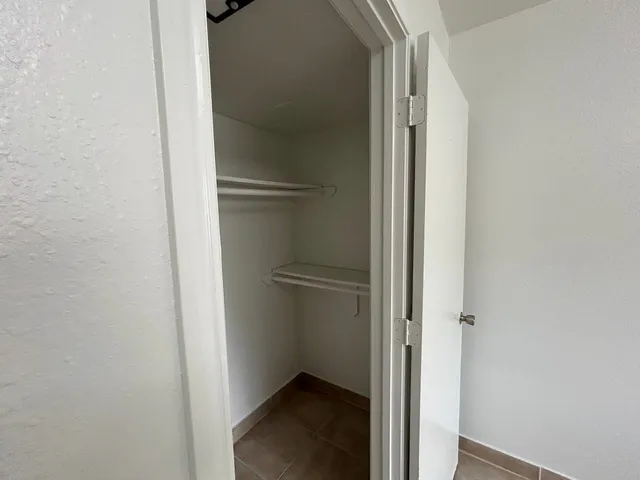 $1,255 | 1010 South Wayside Drive, Unit 107, Houston, TX 77023