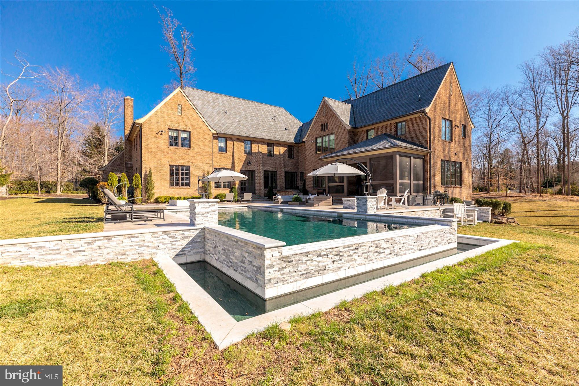7720 Georgetown Pike McLean, VA 22102 - Photo 28 of 70 28’ infinity basin