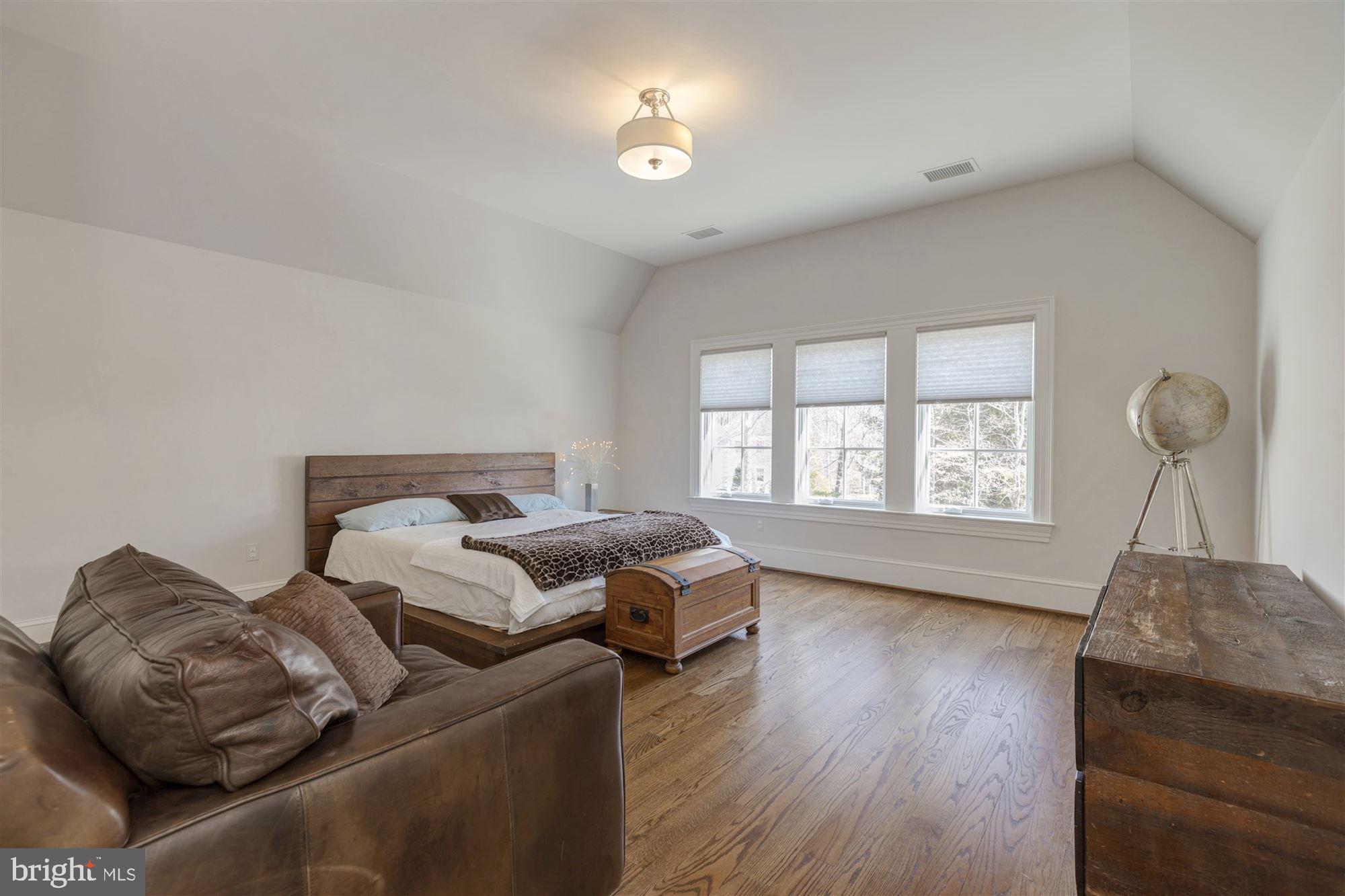 7720 Georgetown Pike McLean, VA 22102 - Photo 49 of 70 Bed 2