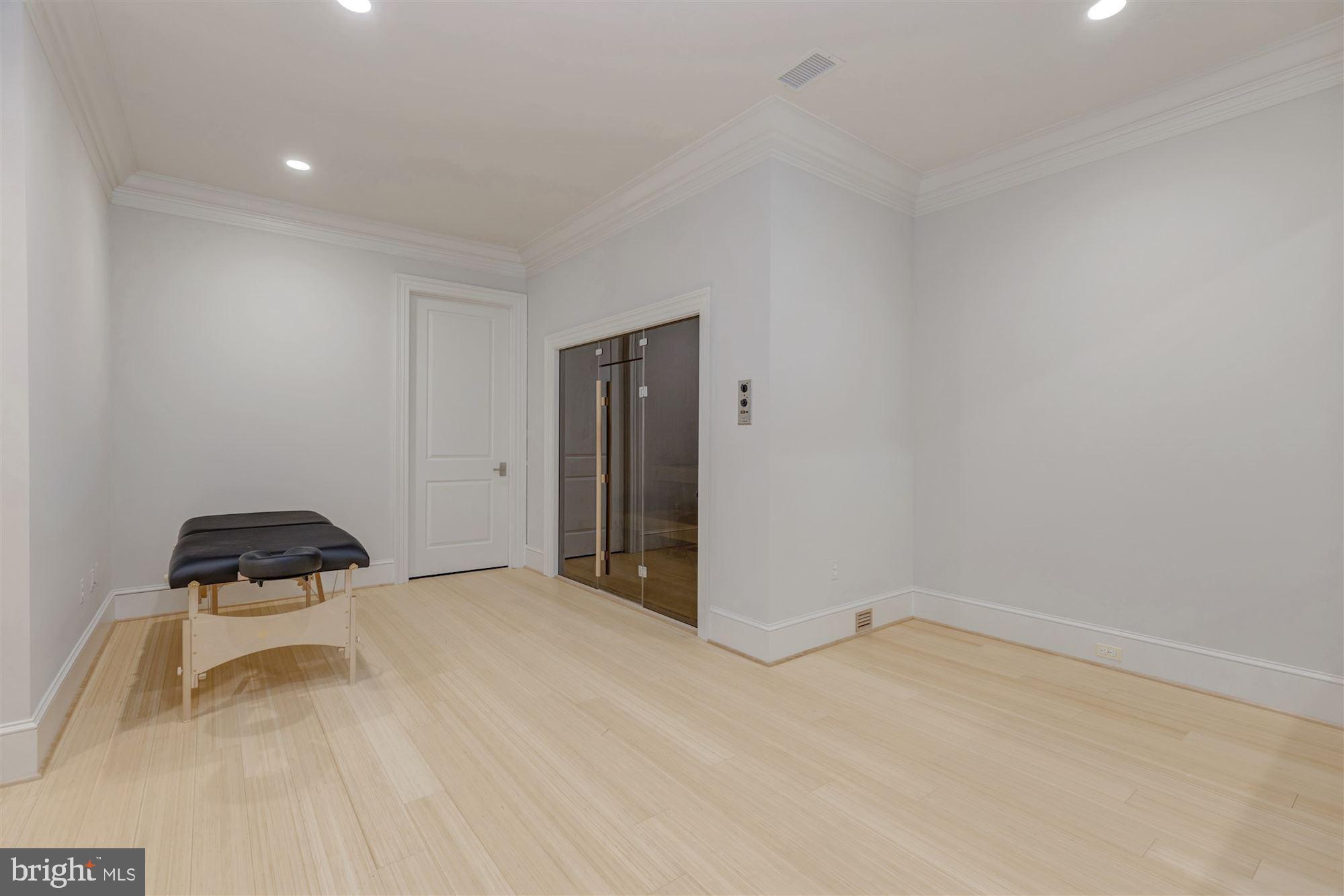 7720 Georgetown Pike McLean, VA 22102 - Photo 64 of 70 Spa
