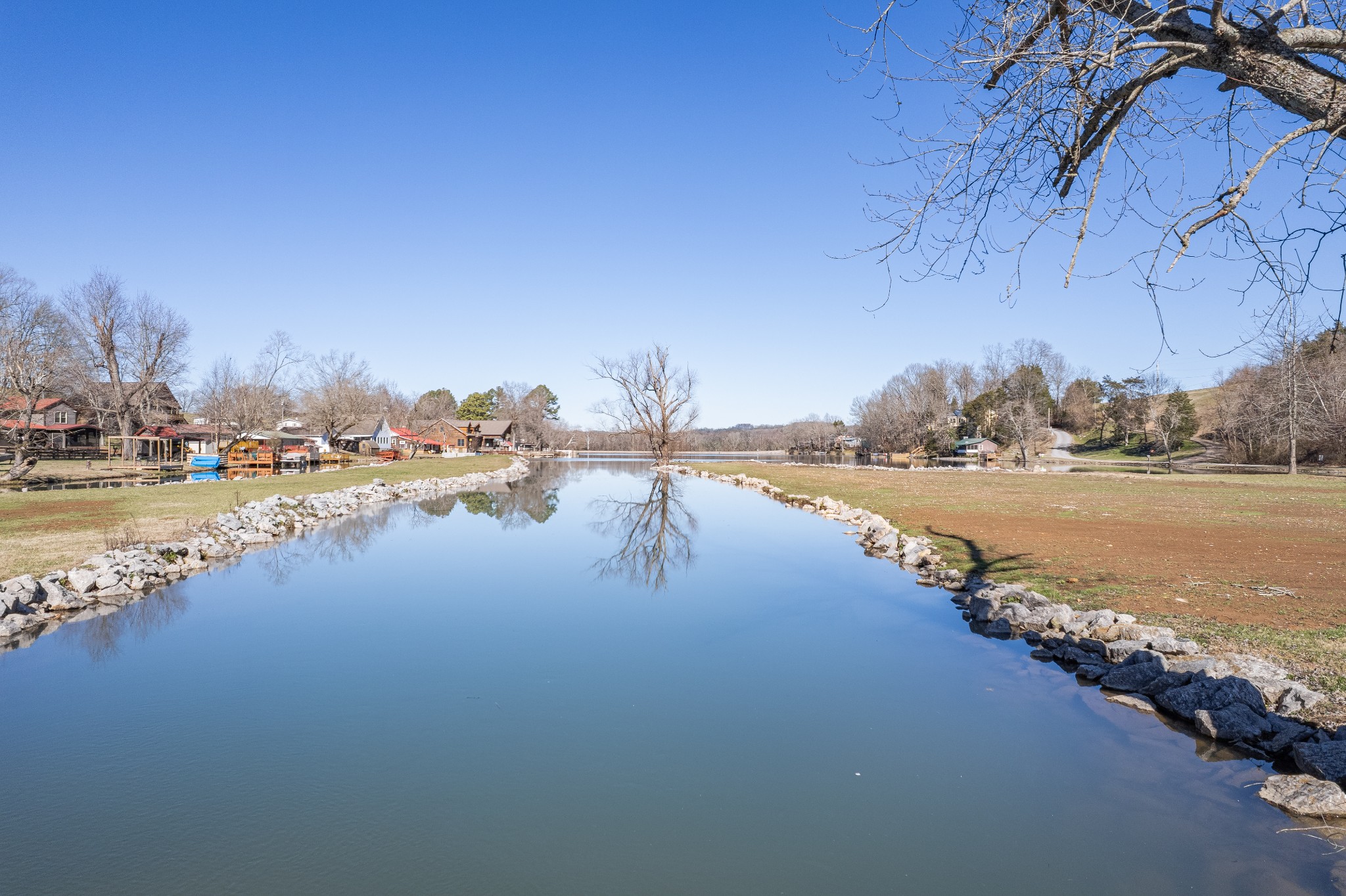 807 Clear Creek Road Pulaski, TN 38478 - Photo 42 of 68 a view of an ocean with city