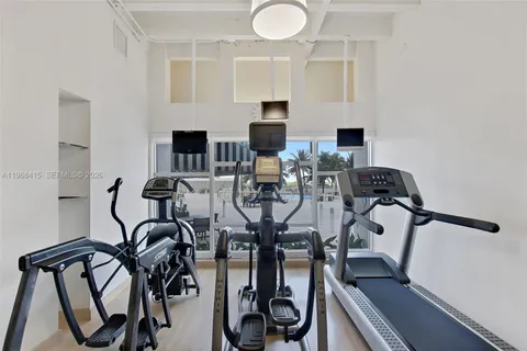 $1,095,000 | 4925 Collins Avenue, Unit 1A, Miami Beach, FL 33140