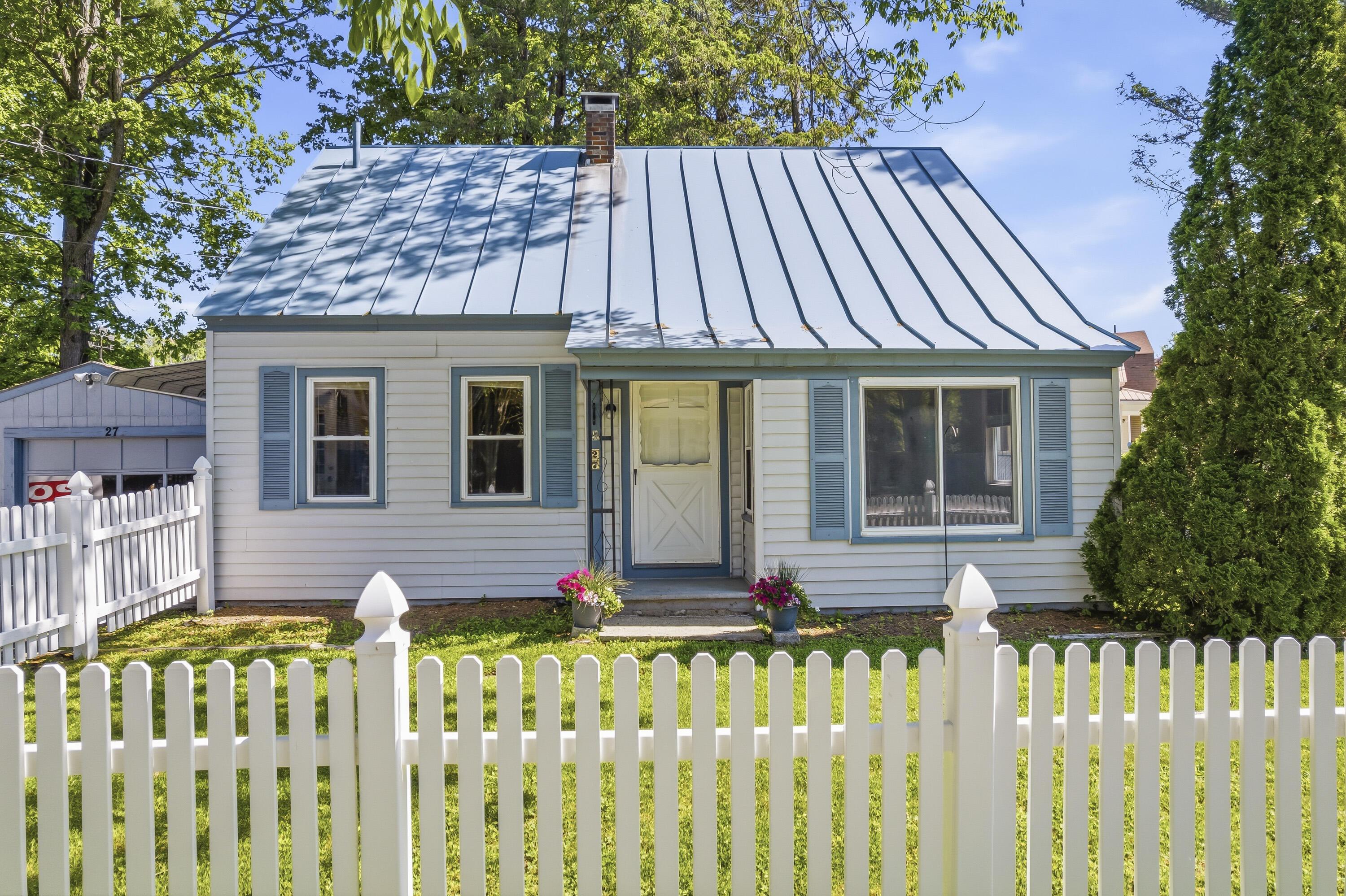 27 Edgemont Avenue, Waterville