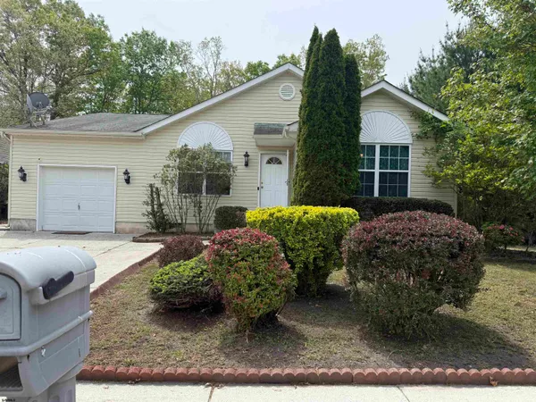 $3,200 | 2 Club House Lane, Mays Landing, NJ 08330