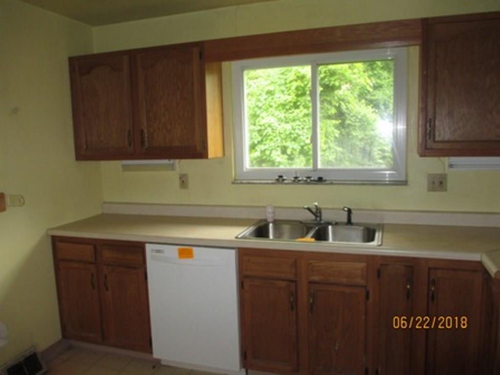 7592 Tyler Road Verona, PA 15147 - Photo 8 of 21 Gallery Image 8