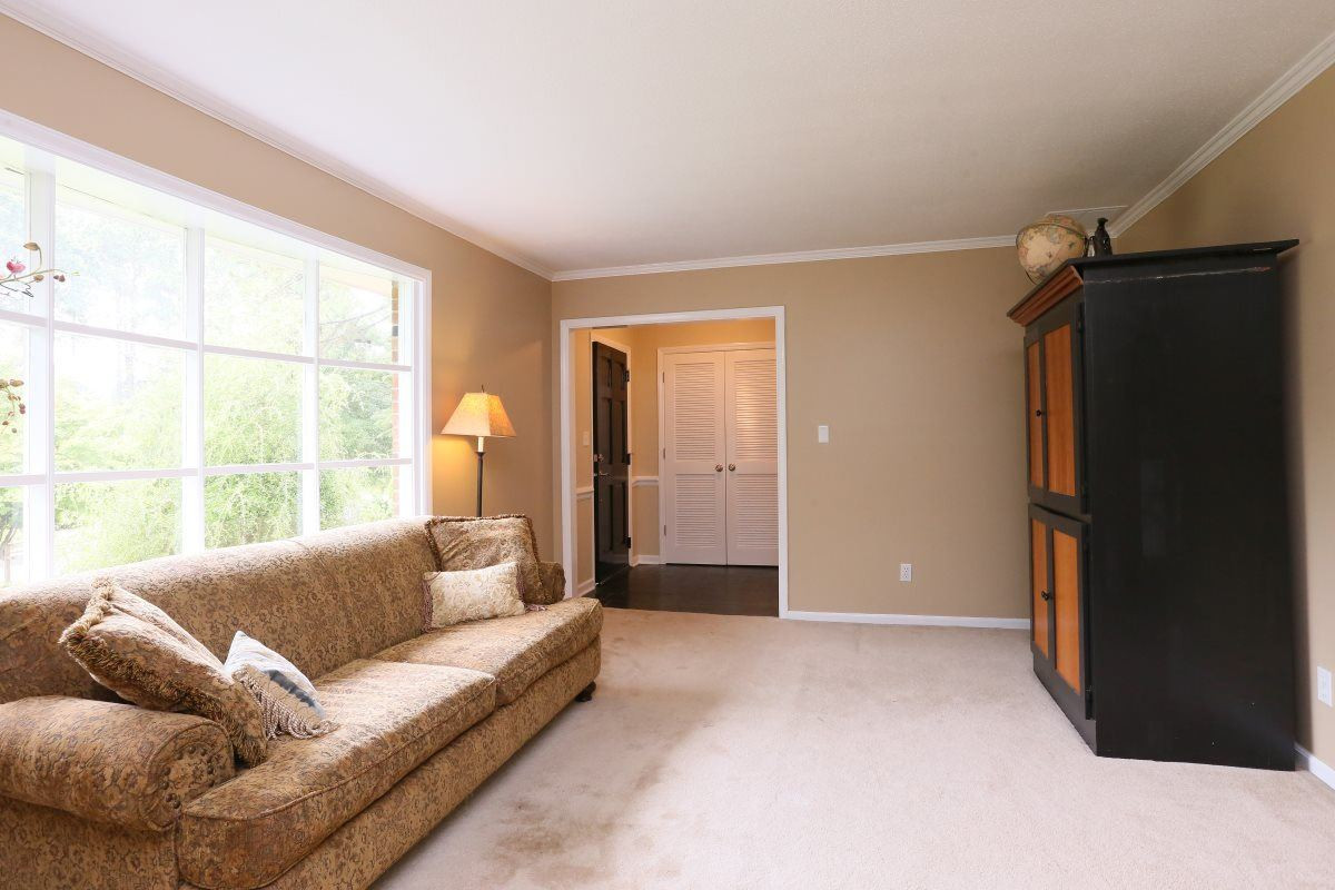 1013 Deerfield Road Raleigh, NC 27609 - Photo 19 of 25 LIVING ROOM