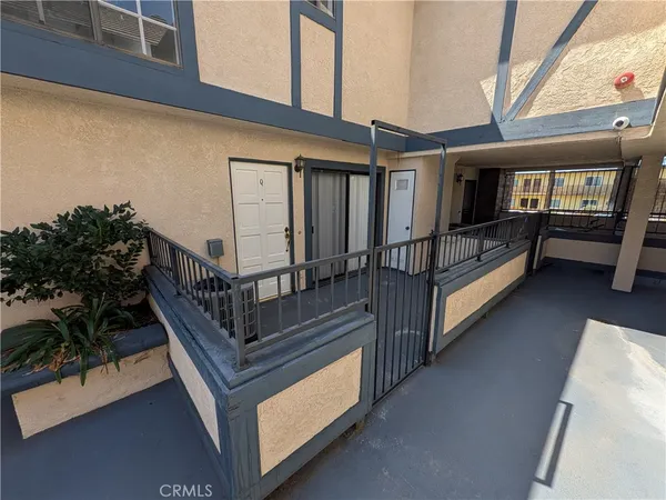 $570,000 | 1814 South Eighth Avenue, Unit Q, Monrovia, CA 91016