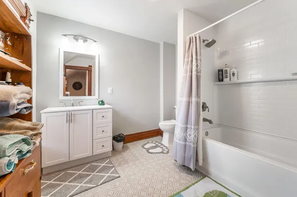 $399,000 | 87225 600th Avenue, Alpha, MN 56111