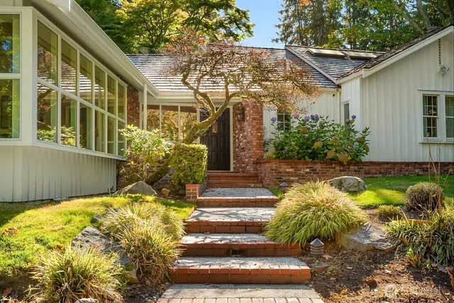 a front view of house with yard