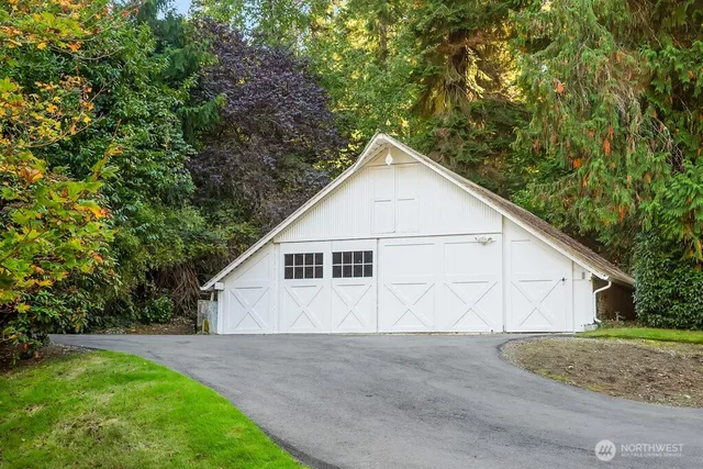 a view of backyard of house