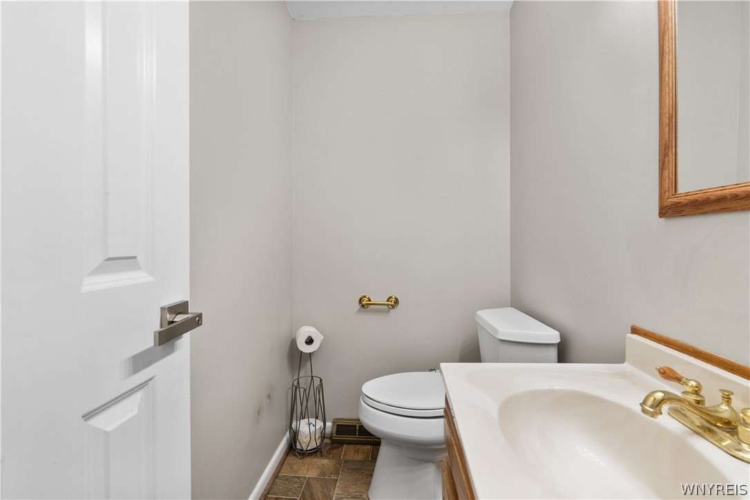 95 Klein Road Amherst, NY 14221 - Photo 13 of 39 1st floor half bath