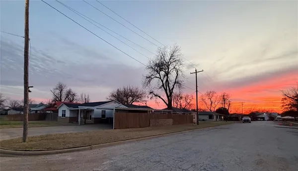 $135,000 | 411 North River Street, Seymour, TX 76380