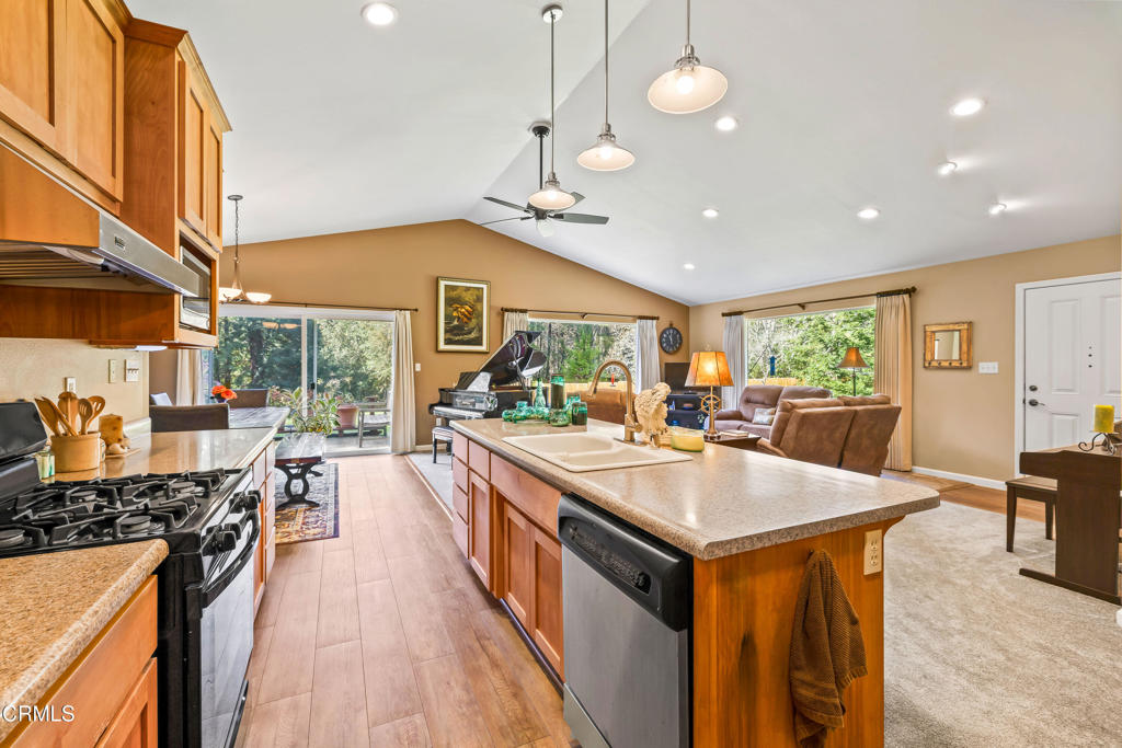 31195 Brush Creek Road Fort Bragg, CA 95437 - Photo 15 of 36 Kitchen