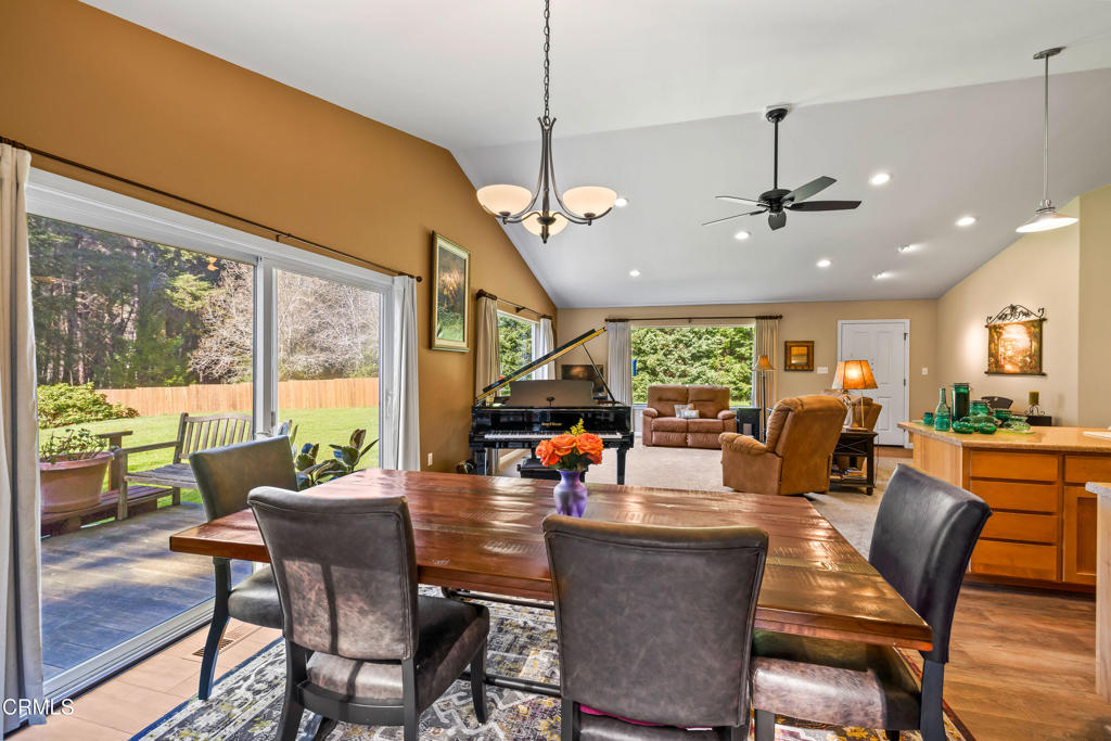 31195 Brush Creek Road Fort Bragg, CA 95437 - Photo 16 of 36 Dining Area