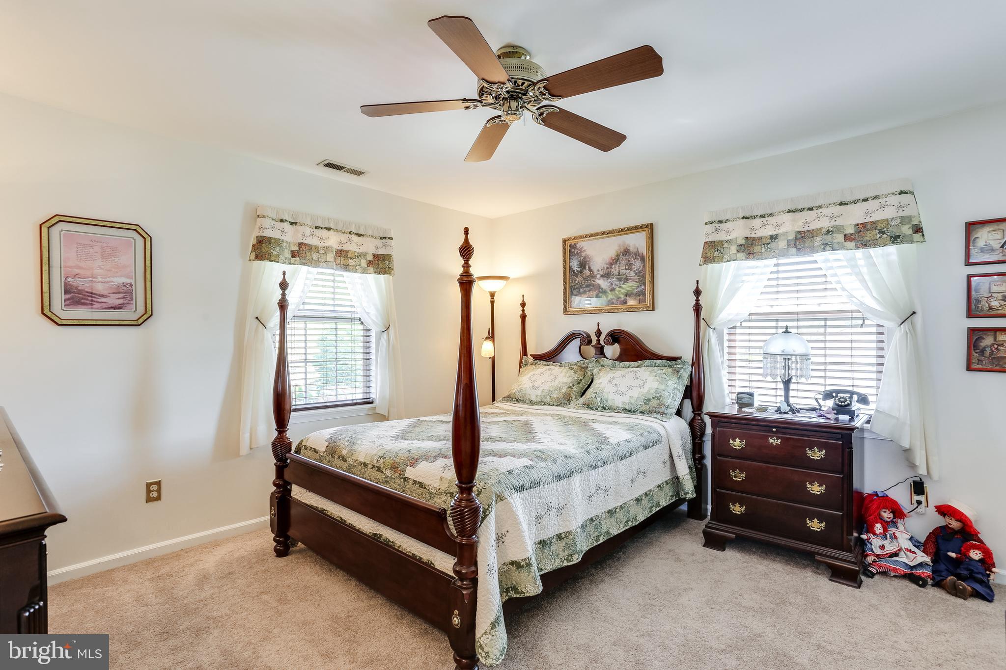 7844 North Cove Road Baltimore, MD 21219 - Photo 26 of 31 Masterbedroom
