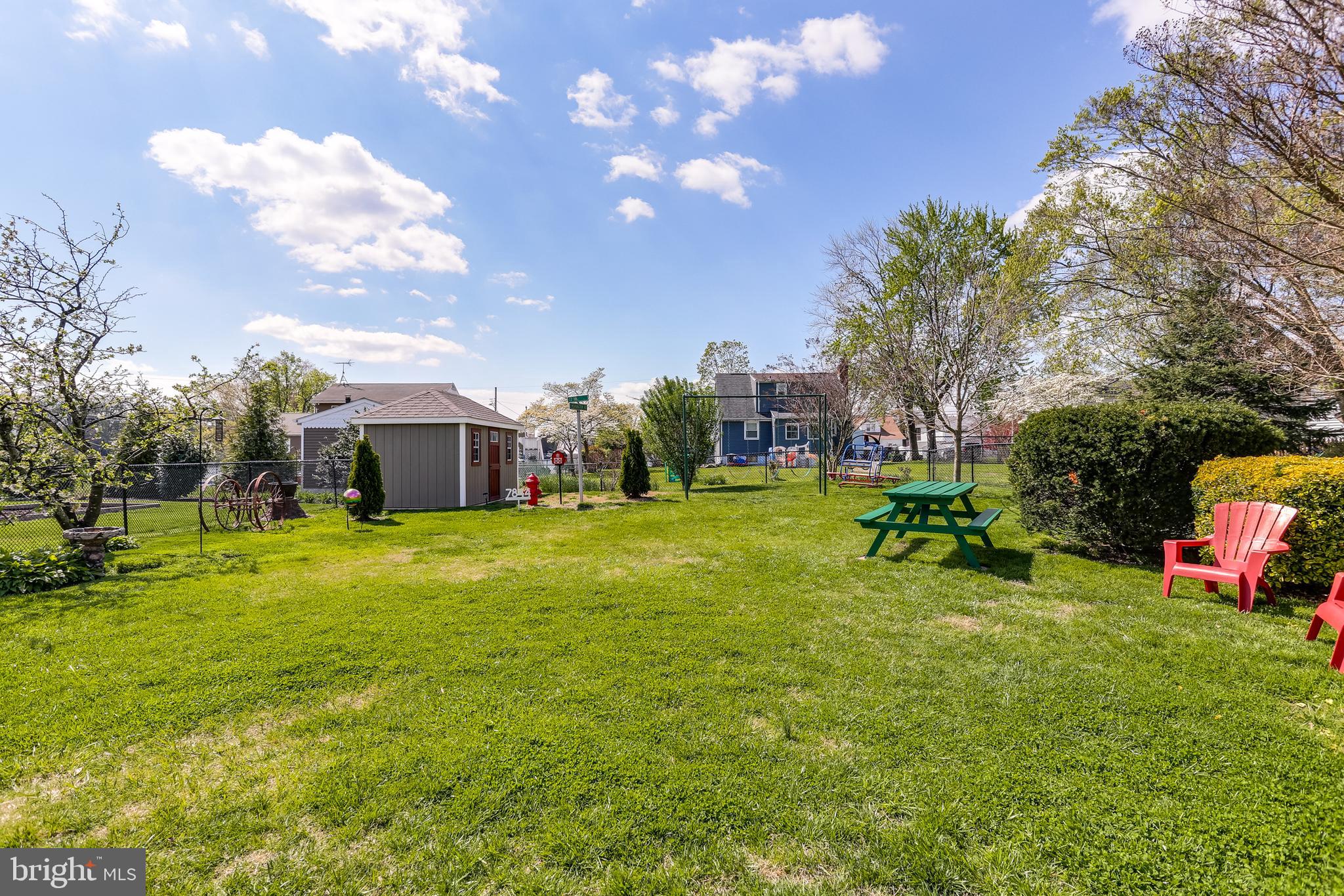7844 North Cove Road Baltimore, MD 21219 - Photo 28 of 31 Large Level Rear Yard