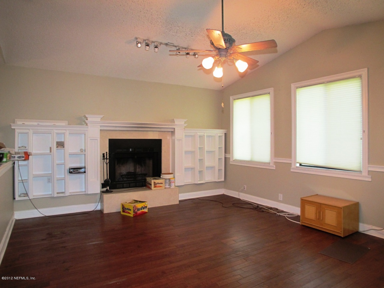 Family Room w/Fireplace