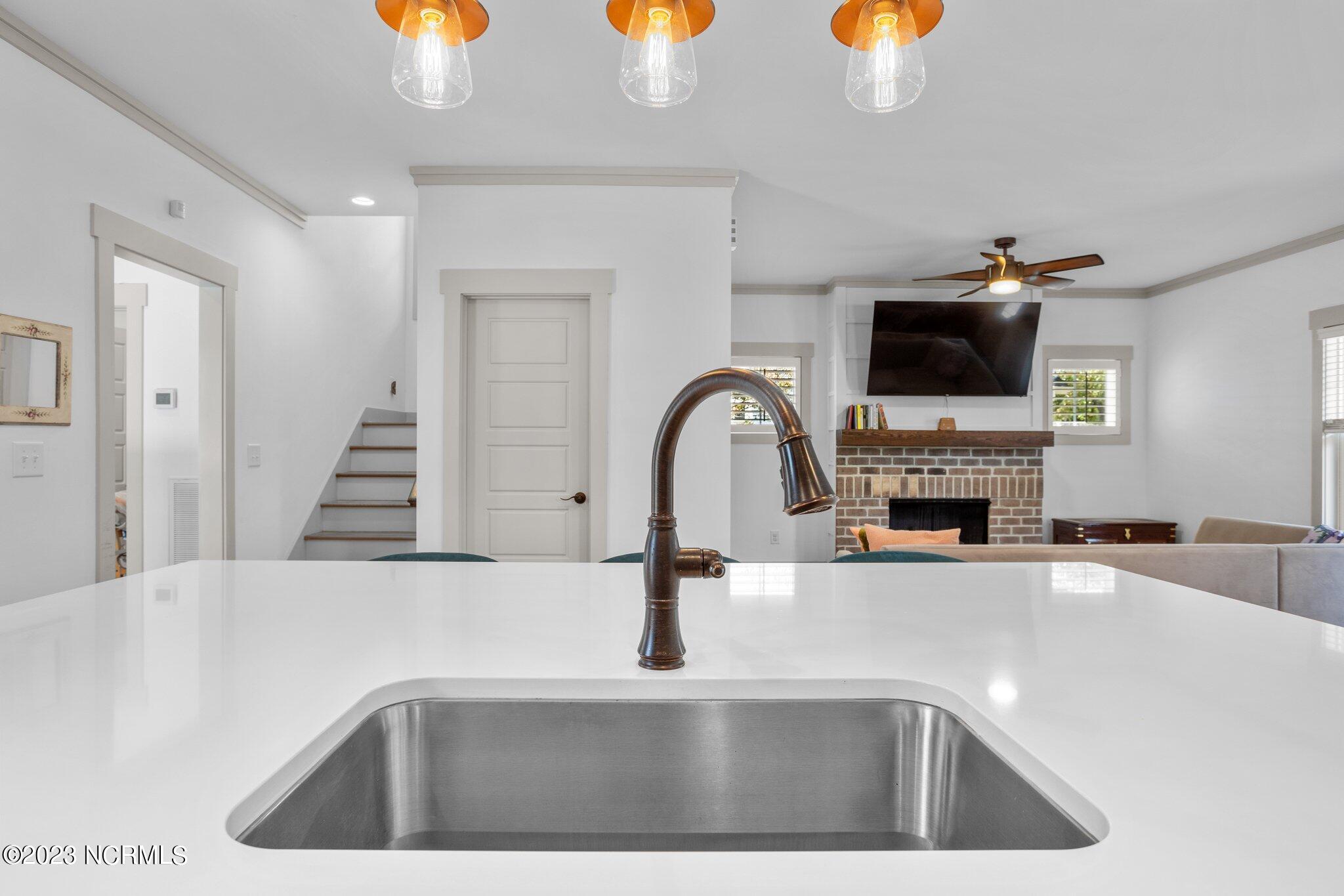420 Sheldon Road Southern Pines, NC 28387 - Photo 5 of 33 Kitchen