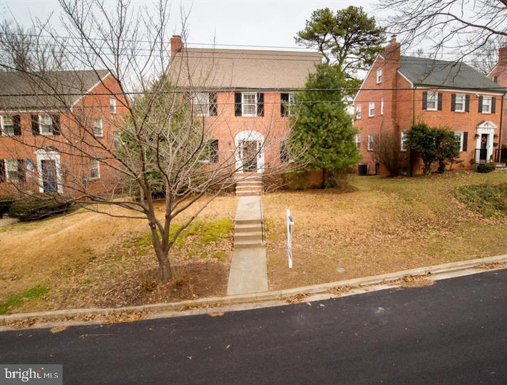 1667 Primrose Road Northwest Washington, DC 20012 - Photo 3 of 28