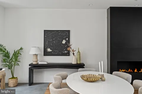 a close view of sink